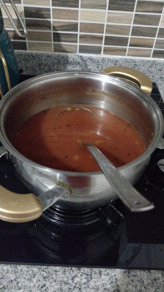 Pomidorówka w Turcji Zupa pomidorowa z tureckich składników