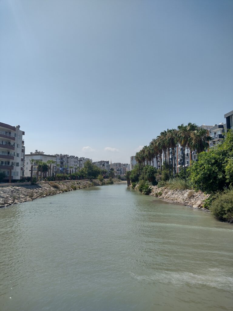 Delta lokalnej rzeki w Mersin. No prawie.